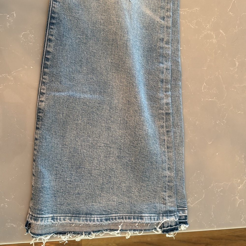 Express Woman Mid Rise Light Wash '70s Flare Jeans, Size 12R - Picture 2 of 6